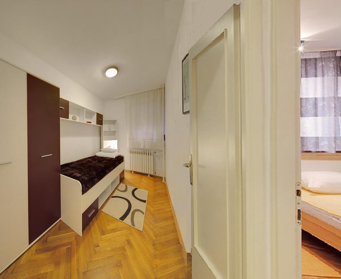 Apartman Осиек Экстерьер фото
